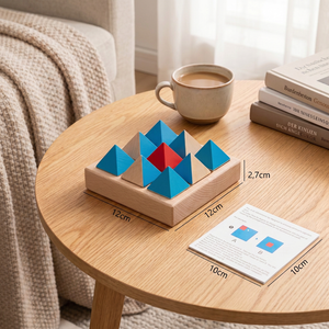 Holzpuzzle mit geometrischen Mustern – Spiel zur Förderung von Logik und räumlichem Denken