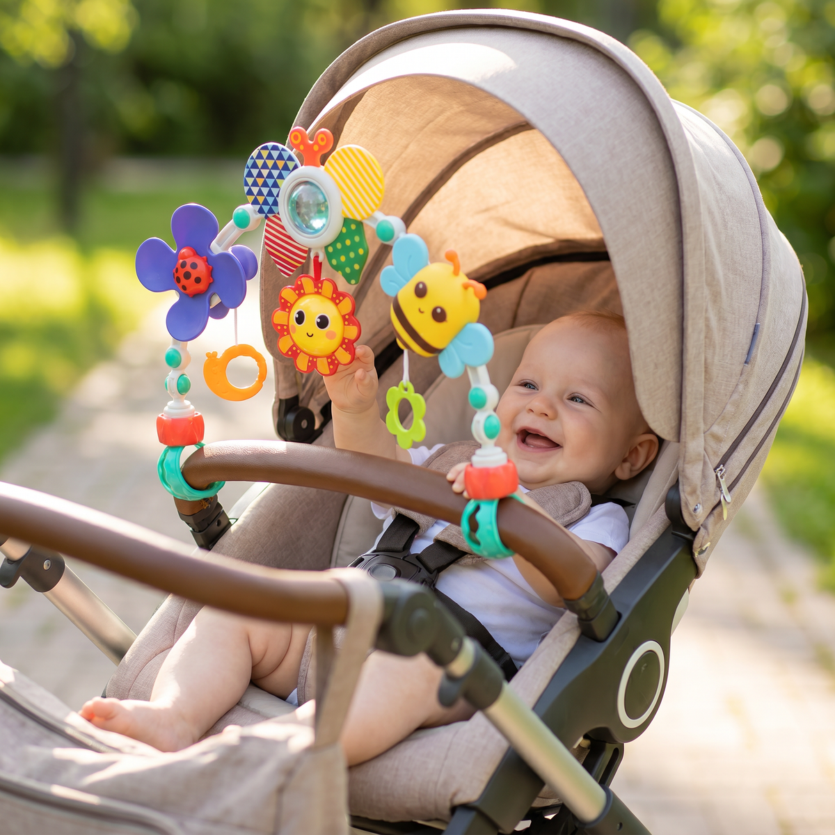 Hängespielzeug für den Kinderwagen