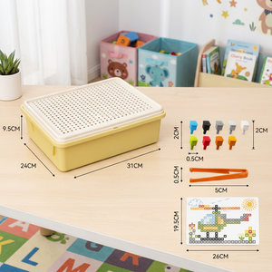 Montessori-Lernspiel mit Steckmosaik